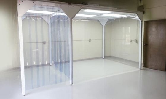 Sistema de sala limpia con puerta de cristal