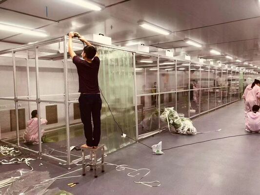 Cabina para sala limpia ISO Clase 5 con construcción de aluminio antiestático y control de flujo de aire ajustable