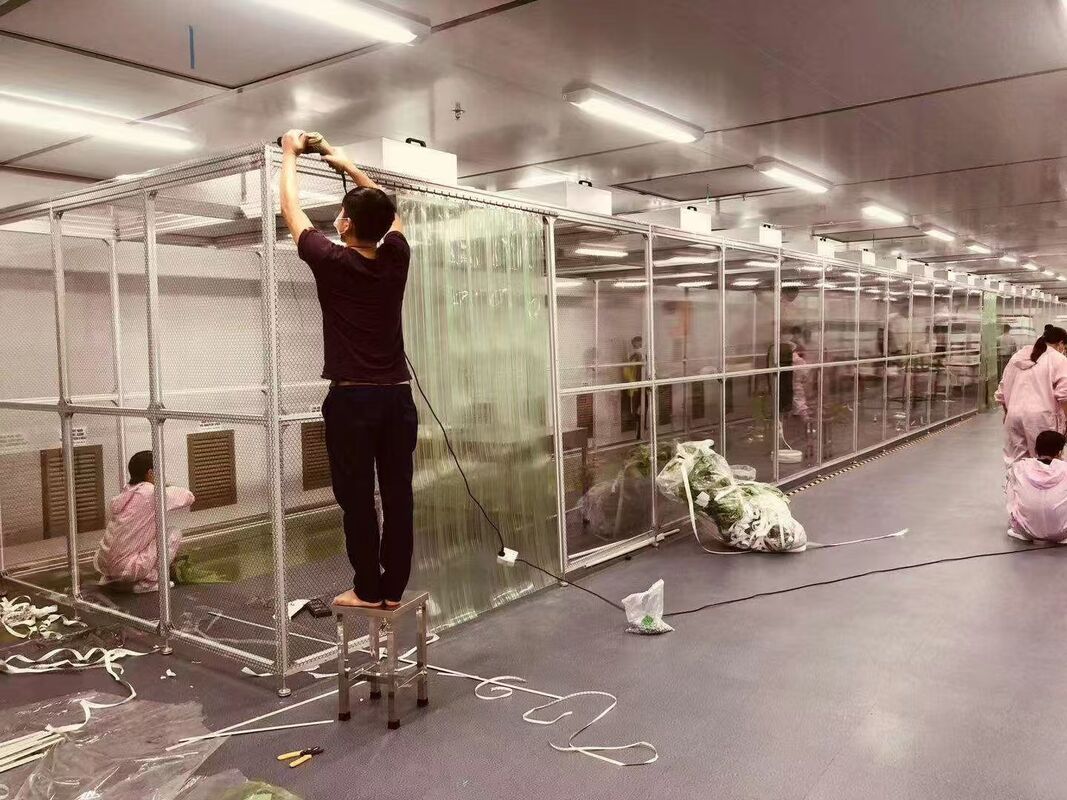 Cabina para sala limpia ISO Clase 5 con construcción de aluminio antiestático y control de flujo de aire ajustable
